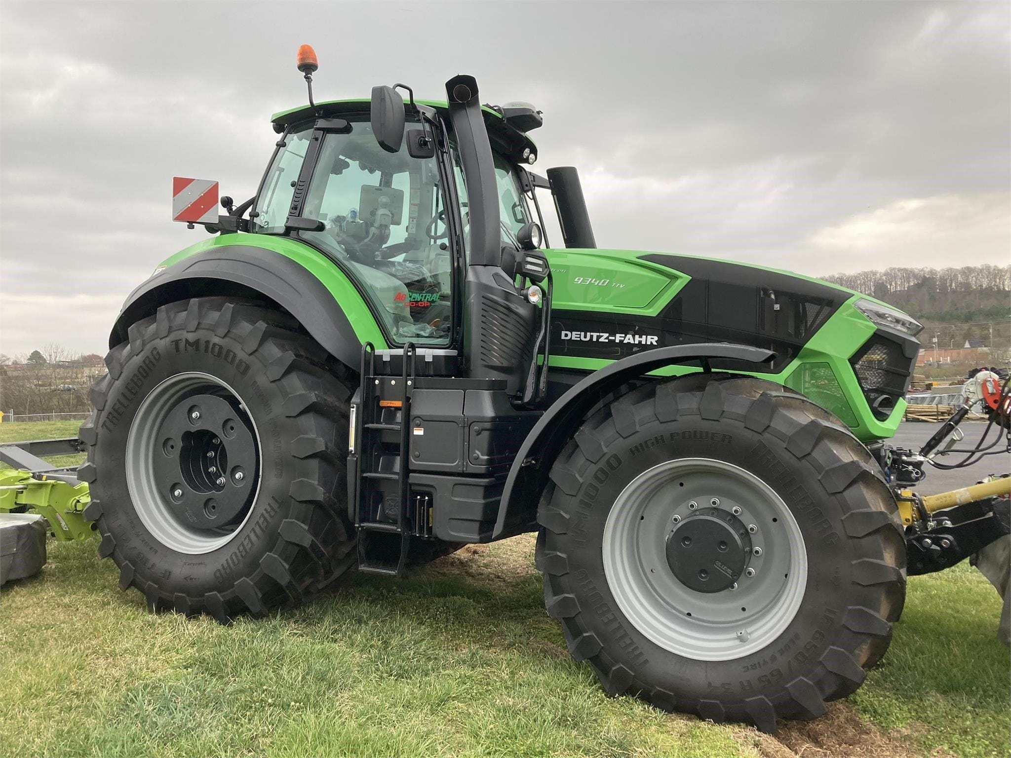 2025 Deutz-Fahr Agrotron 9340 TTV Equipment Image0