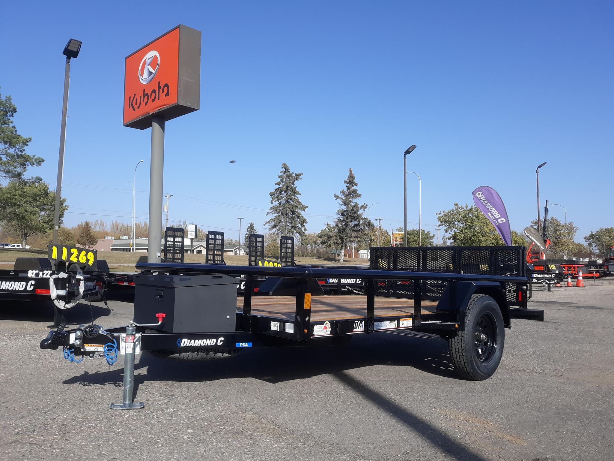 2025 Diamond C 10x77 Equipment Image0