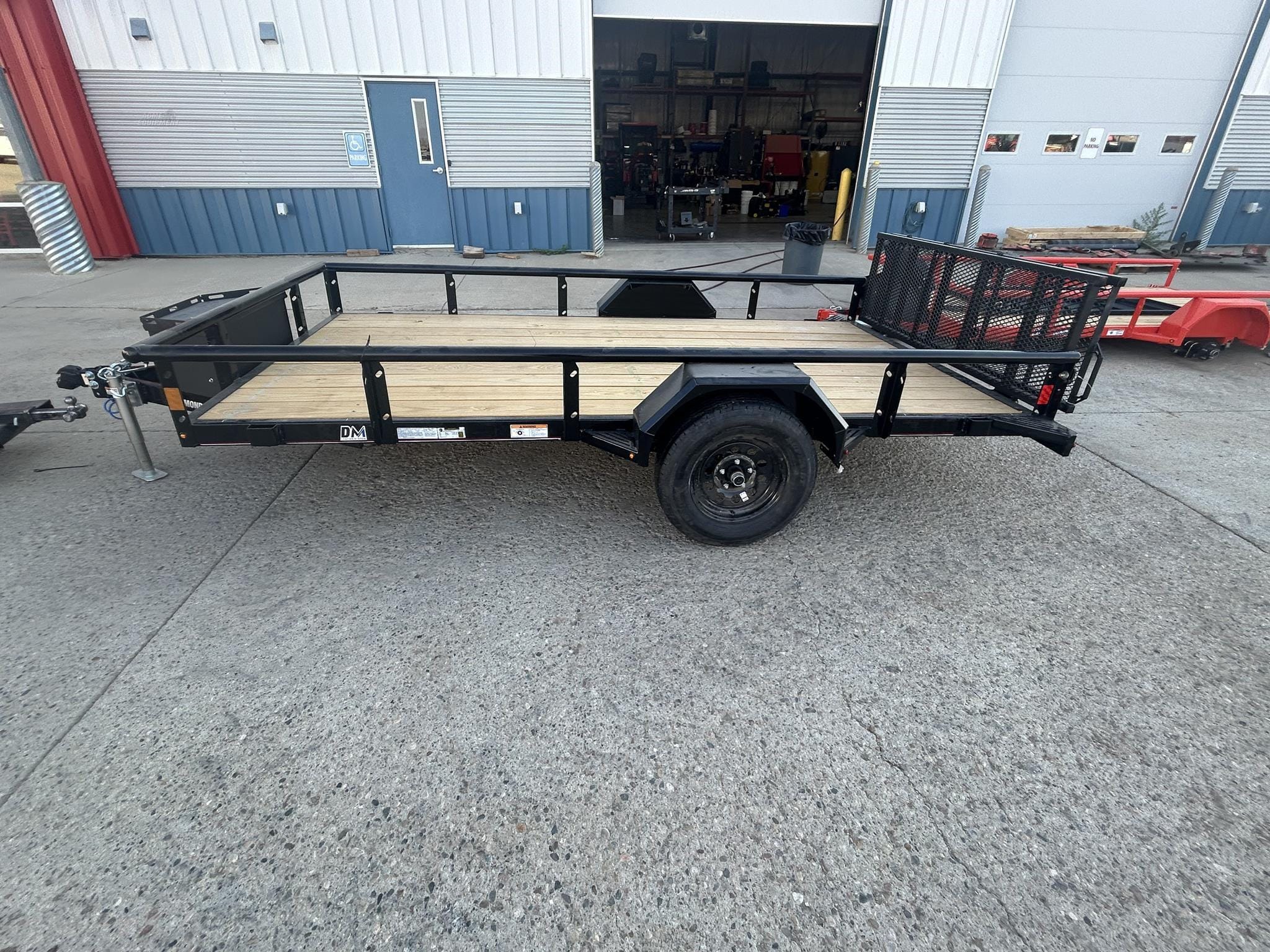 2025 Diamond C 12x77 Equipment Image0