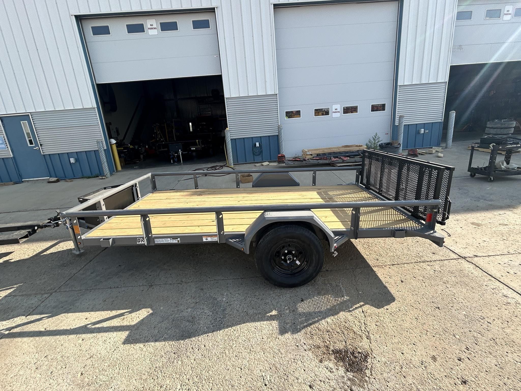 2025 Diamond C 12x77 Equipment Image0