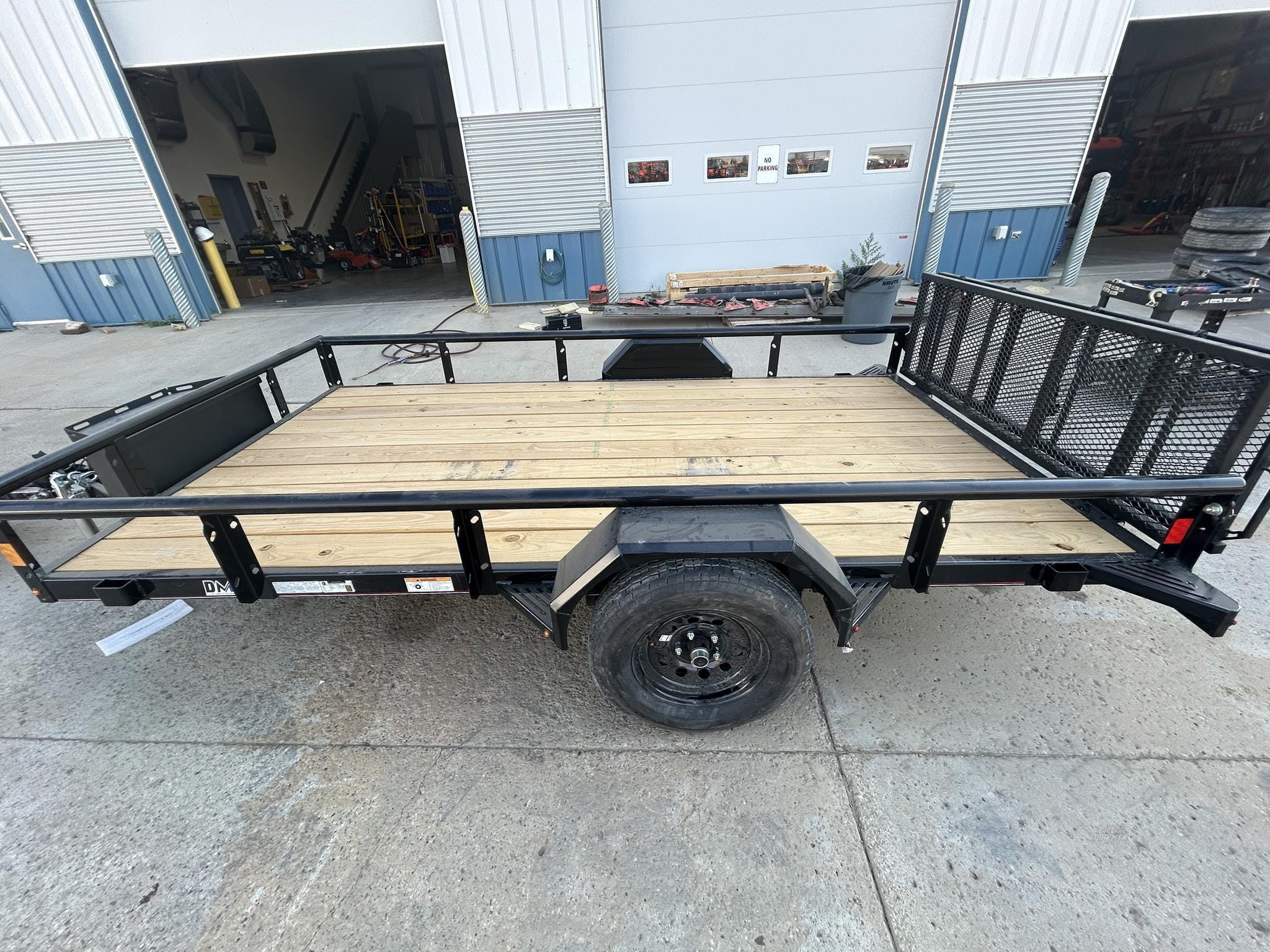 2025 Diamond C 12x77 Equipment Image0