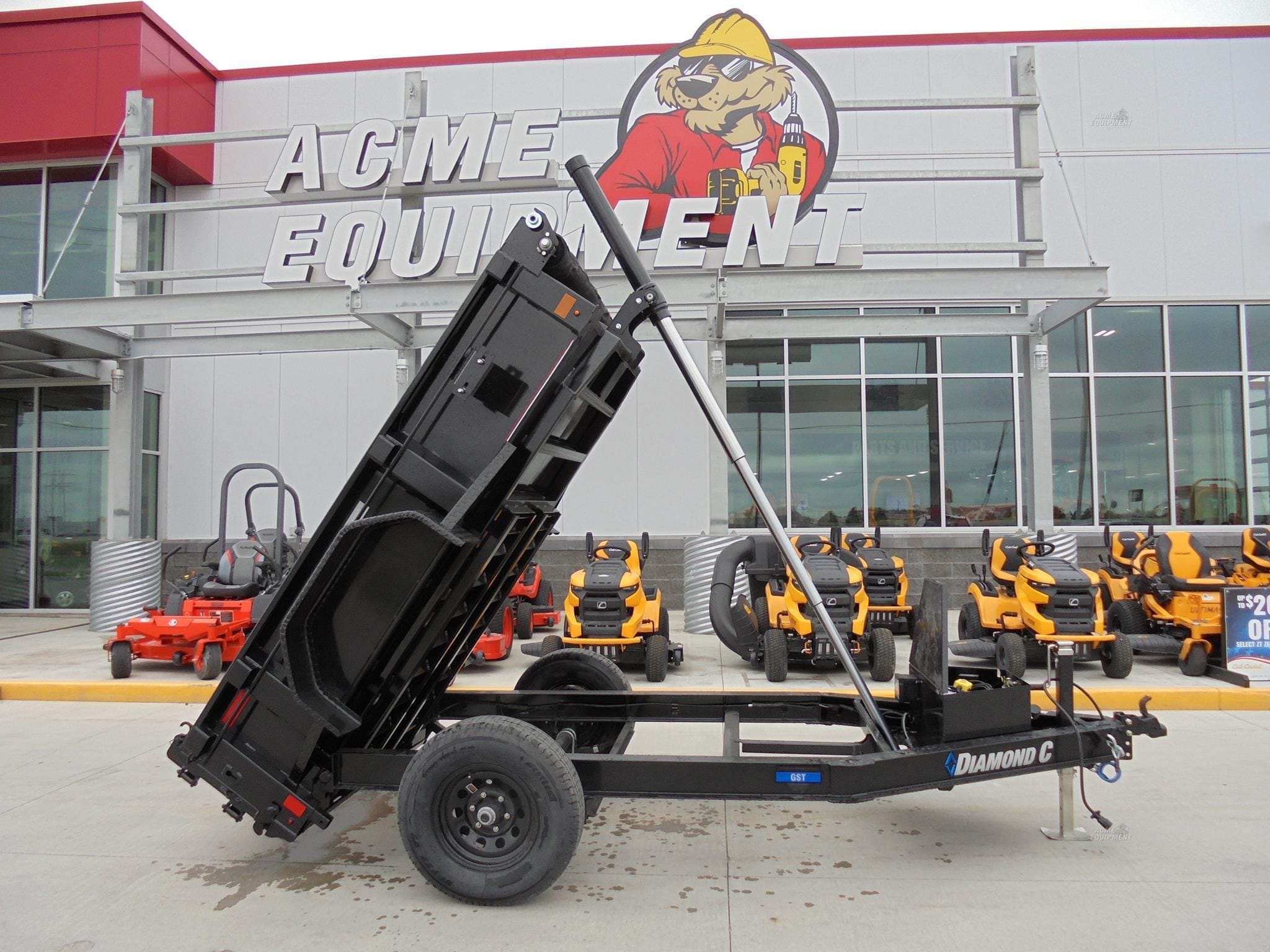 2025 Diamond C GST Equipment Image0