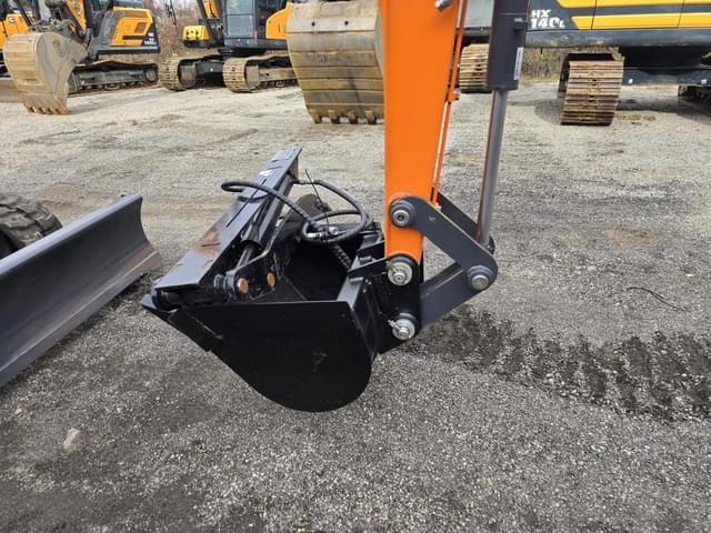 Image of Doosan DX35Z-7 equipment image 3