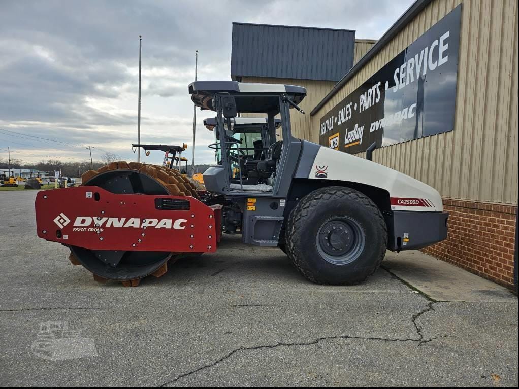 2025 DYNAPAC CA2500D Equipment Image0