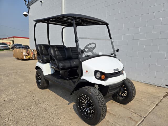 Image of EZ-GO Liberty Elite equipment image 3