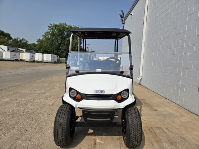 Image of EZ-GO Liberty Elite equipment image 2