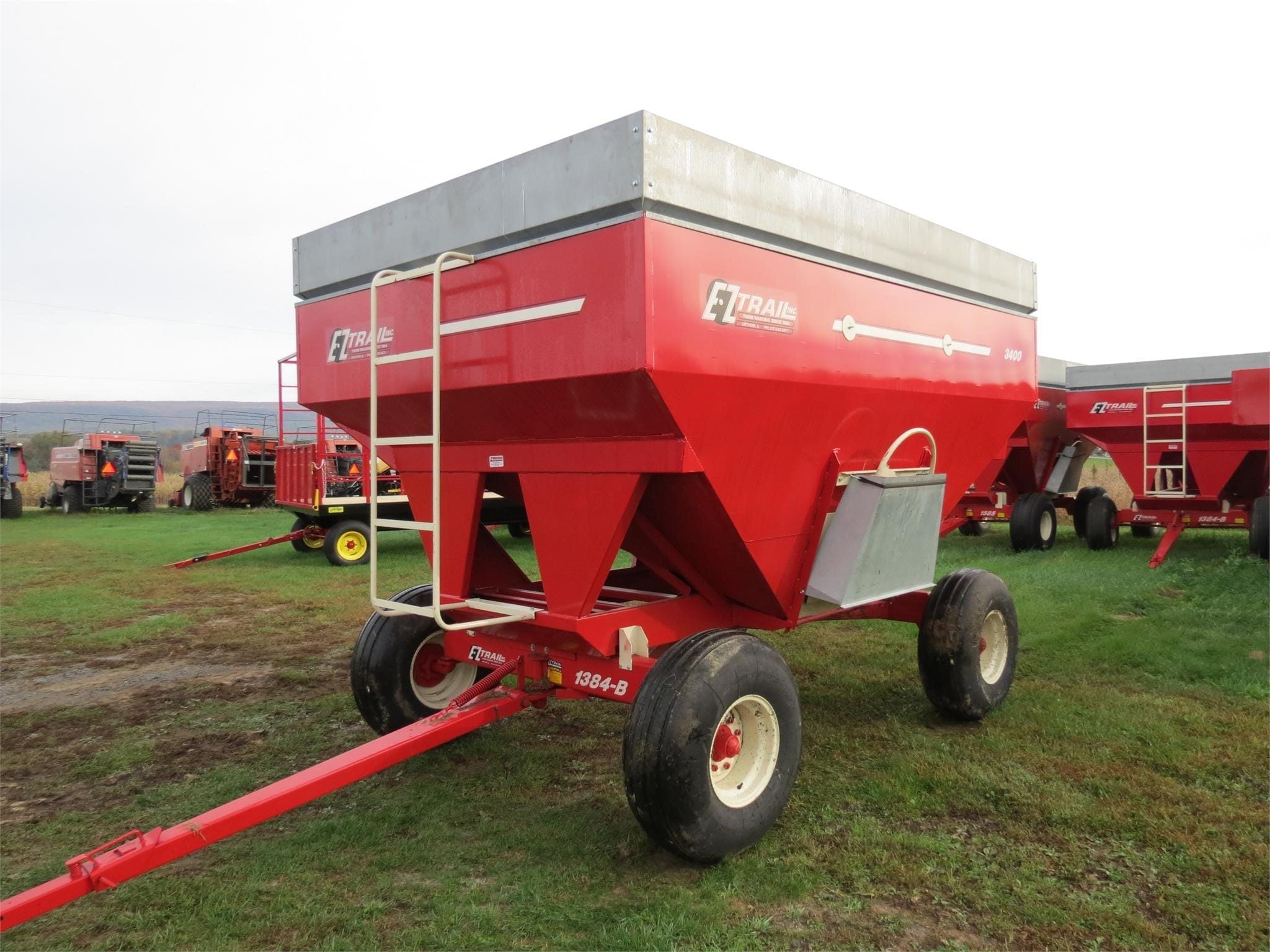 2025 E-Z Trail 400 Equipment Image0