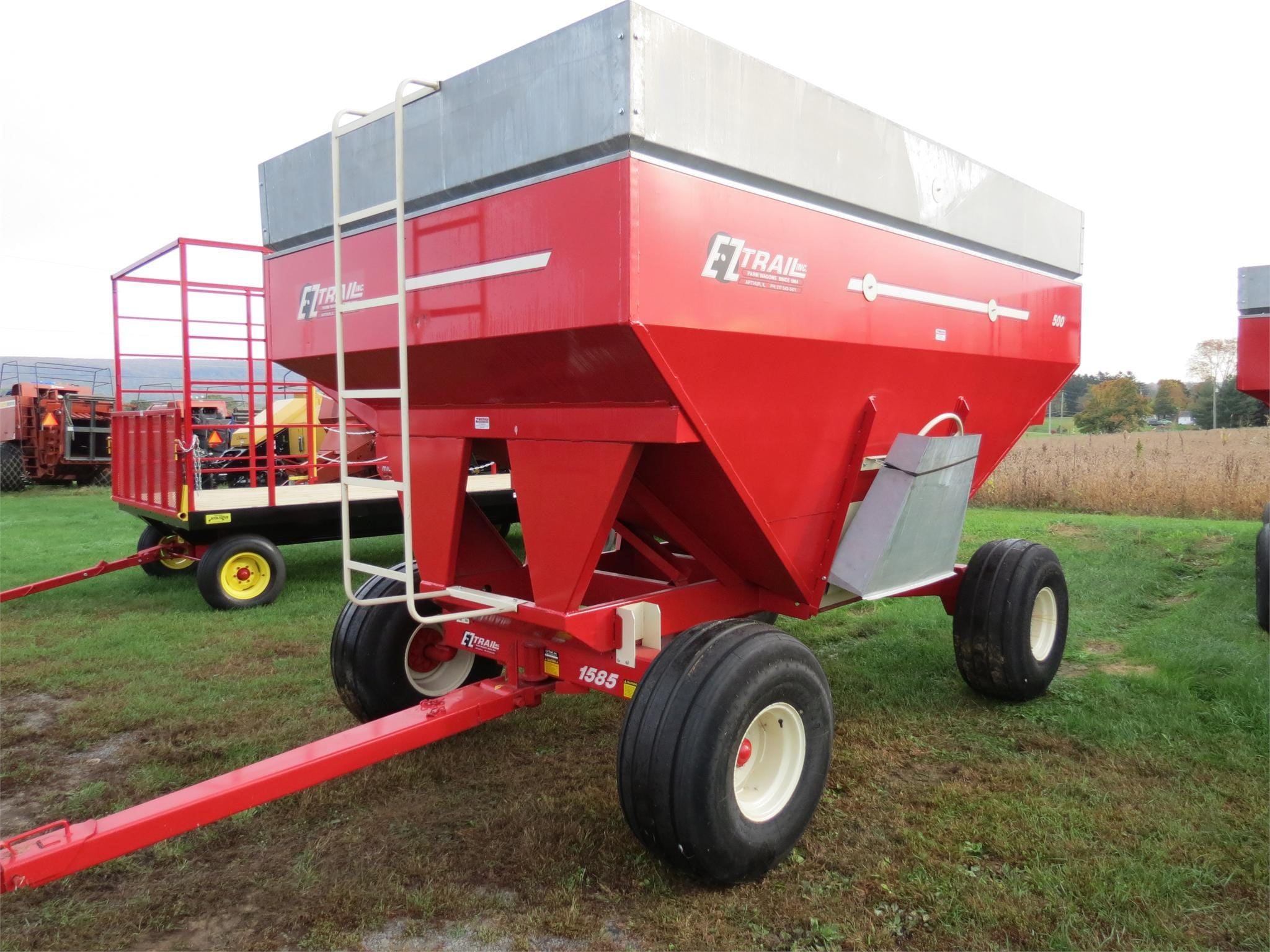 2025 E-Z Trail 500 Equipment Image0