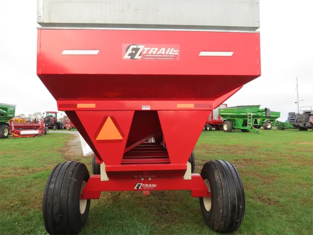 Image of E-Z Trail 500 equipment image 2