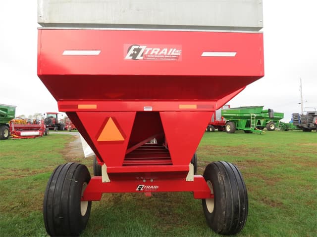 Image of E-Z Trail 500 equipment image 2