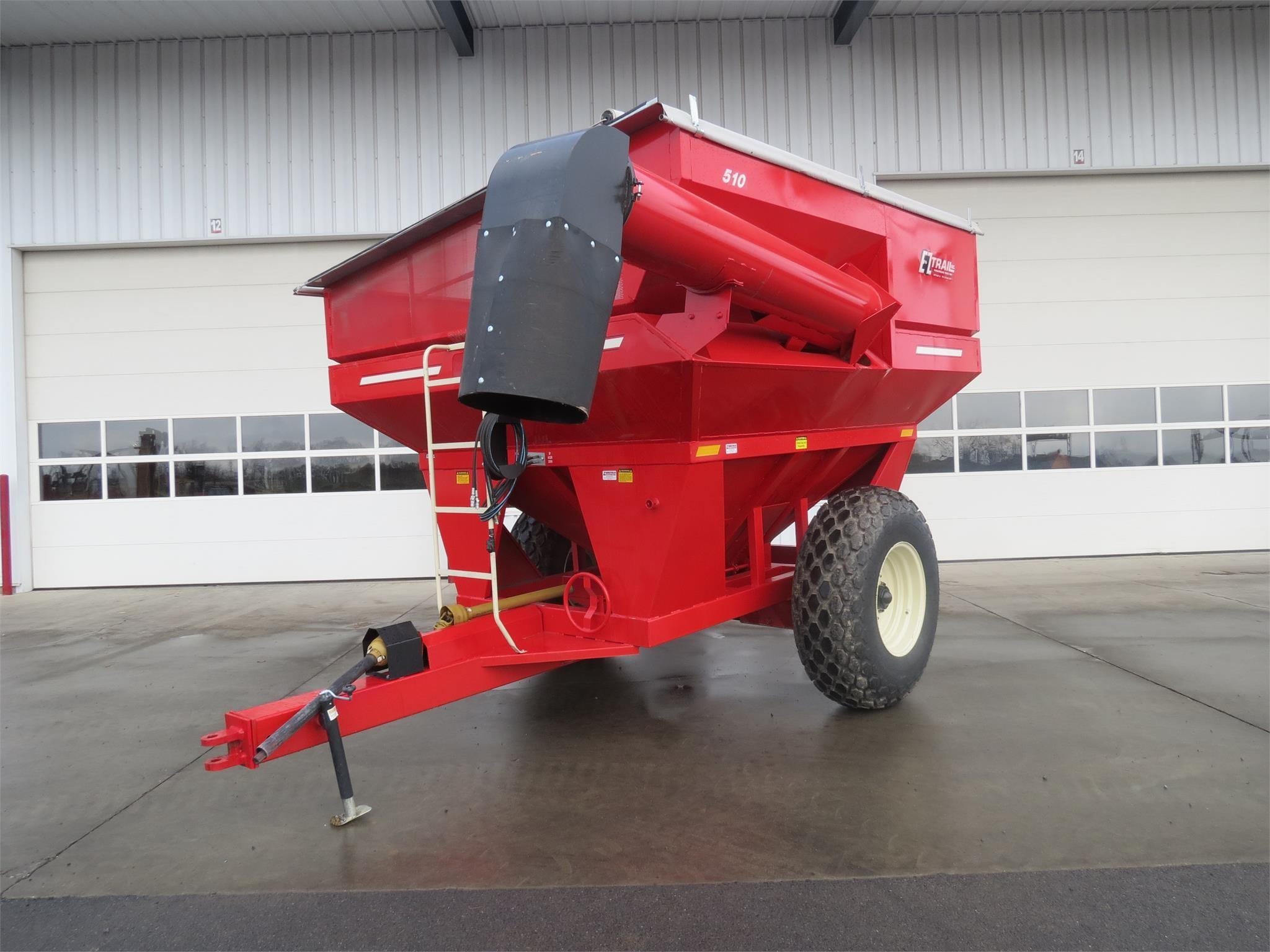 2025 E-Z Trail 510 Equipment Image0