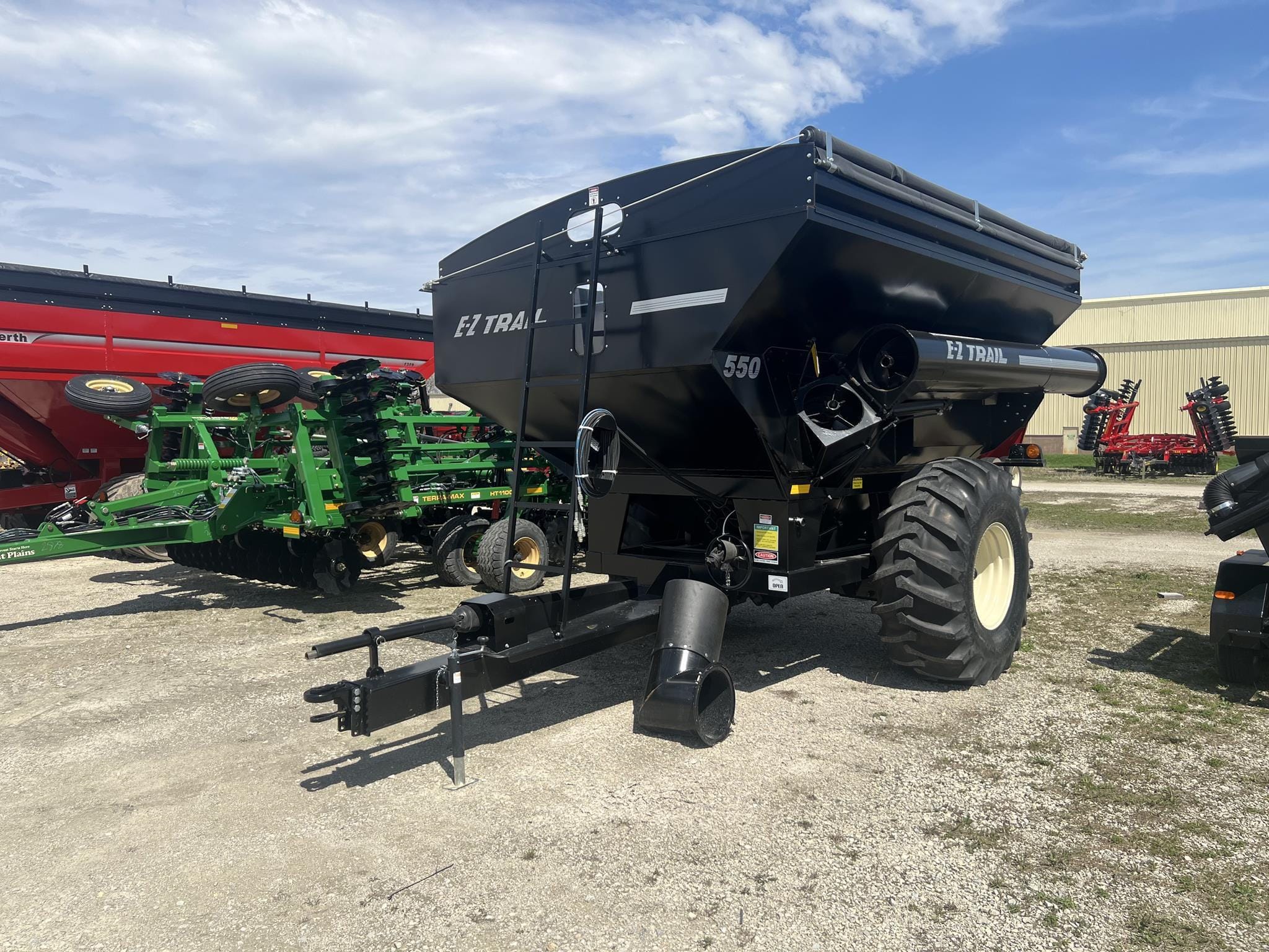 2025 E-Z Trail 550 Equipment Image0