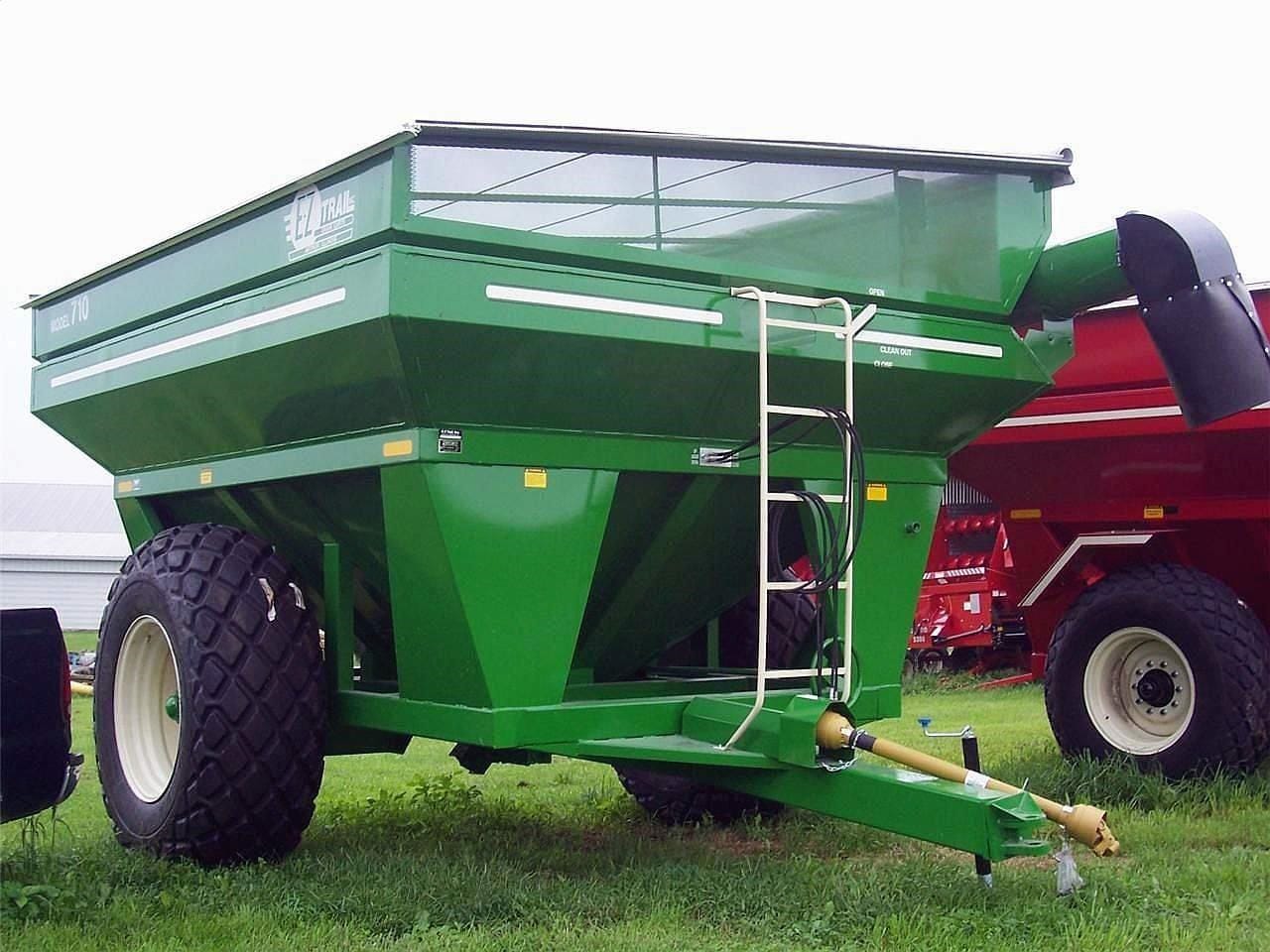 2025 E-Z Trail 710 Equipment Image0