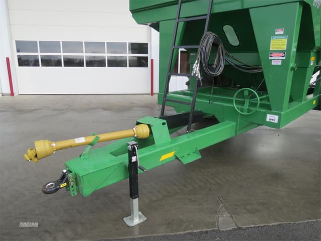 Image of E-Z Trail 870 equipment image 1