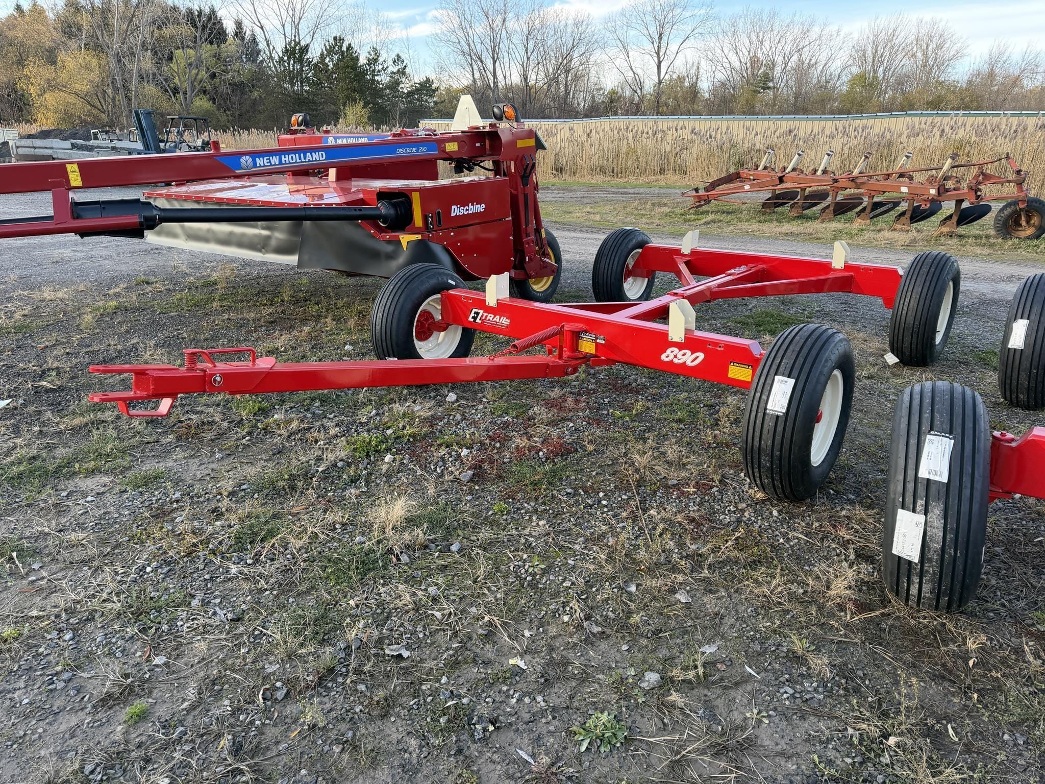 2025 E-Z Trail 890W Equipment Image0