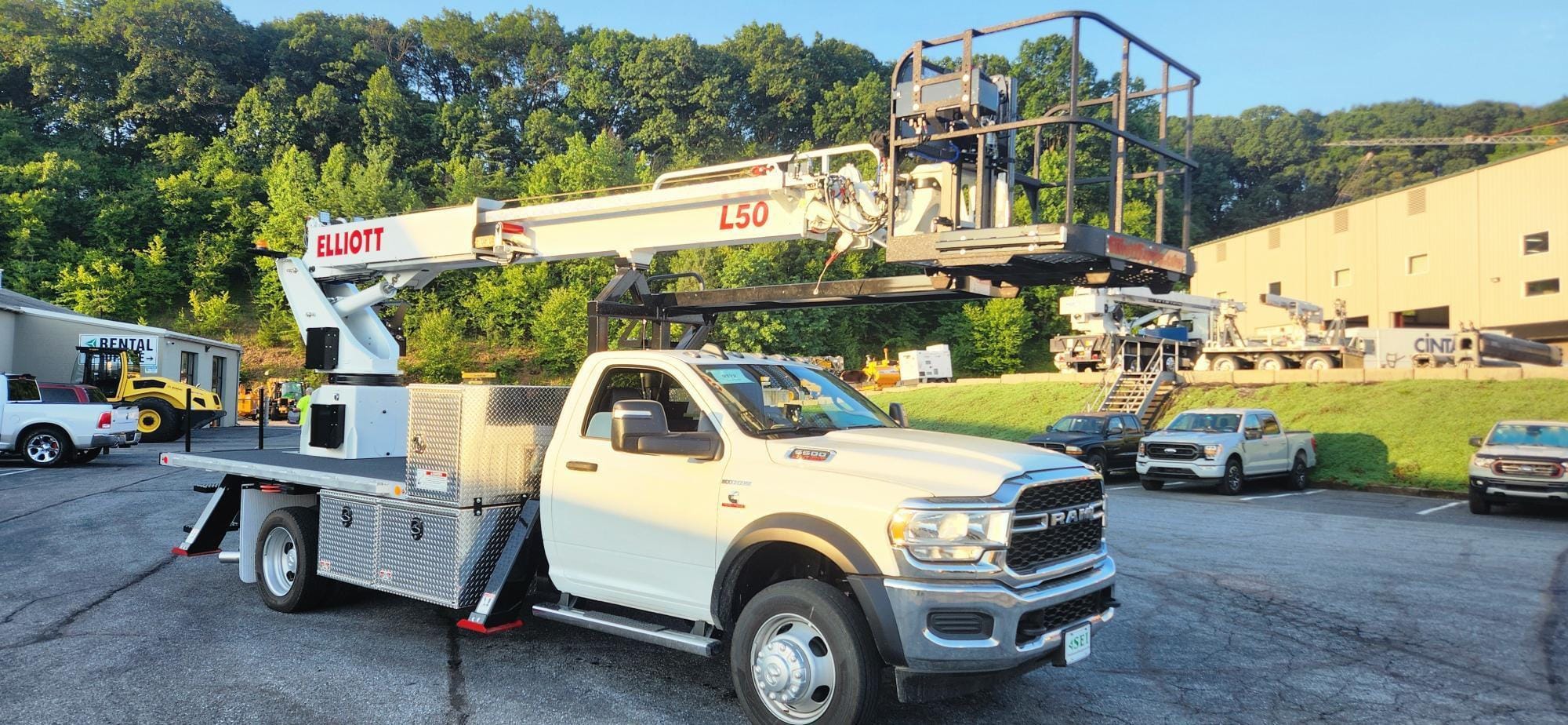 2025 Elliott L50R Equipment Image0