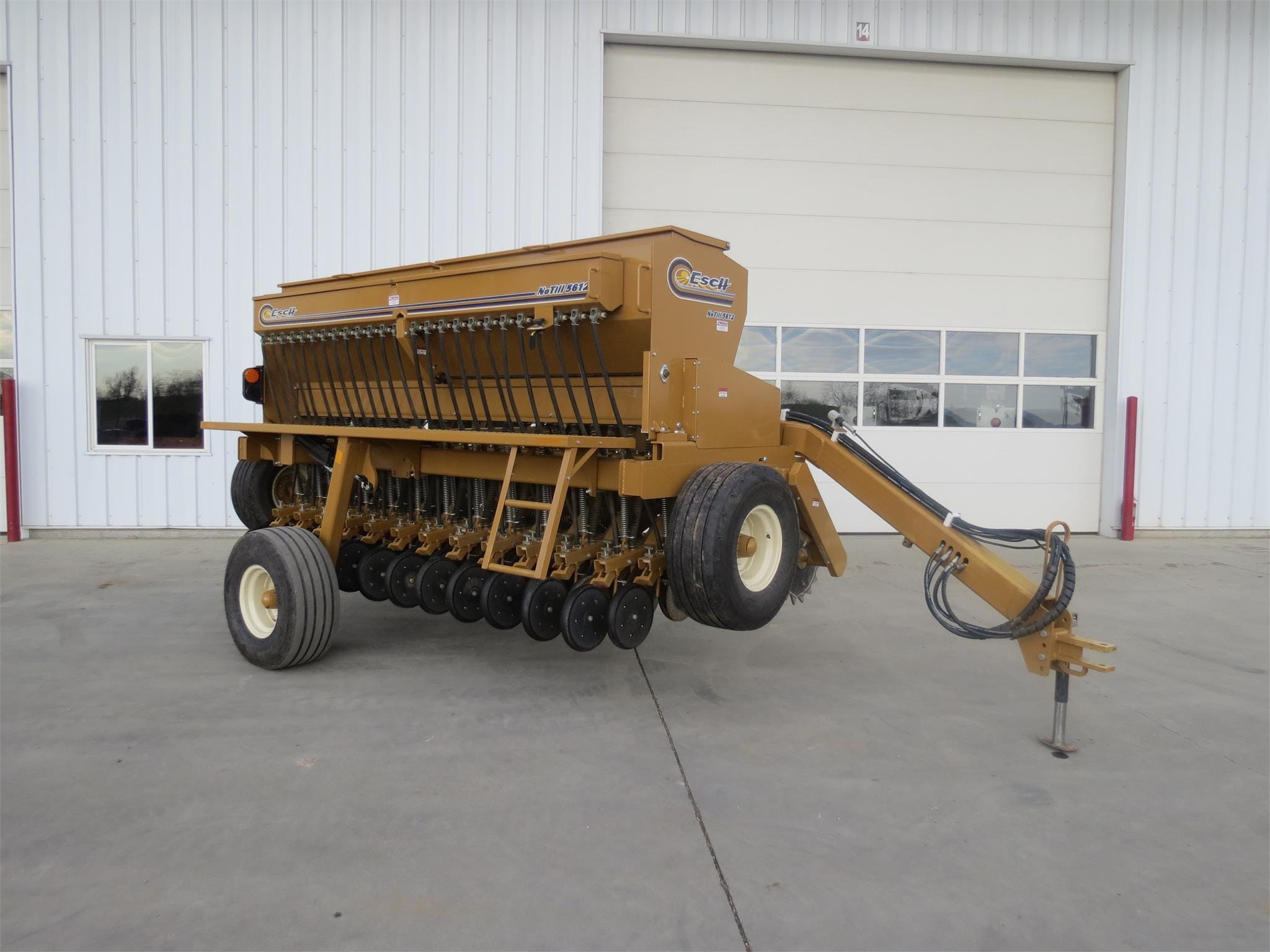 2025 Esch 5612 Equipment Image0