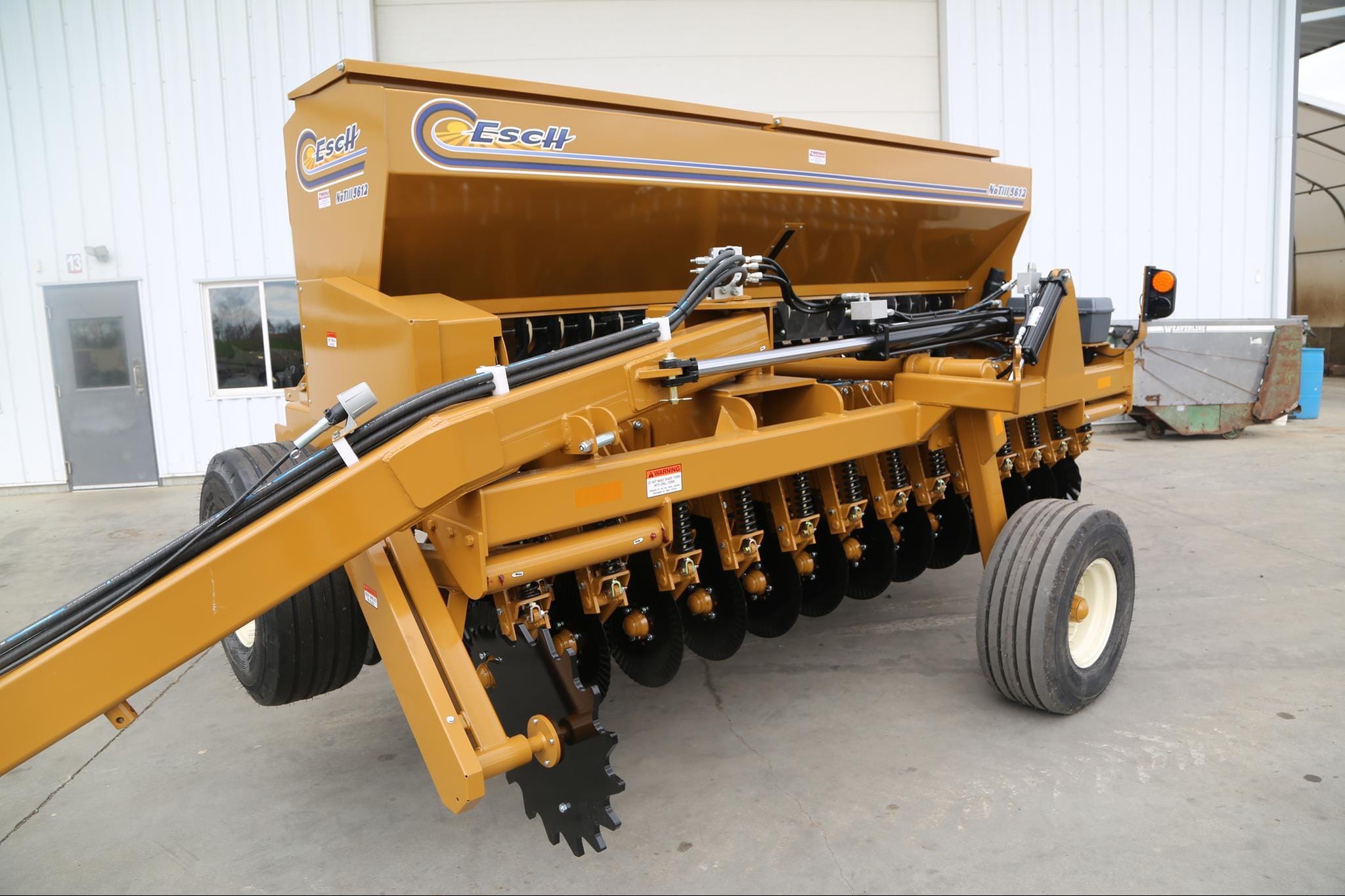 2025 Esch 5612 Equipment Image0