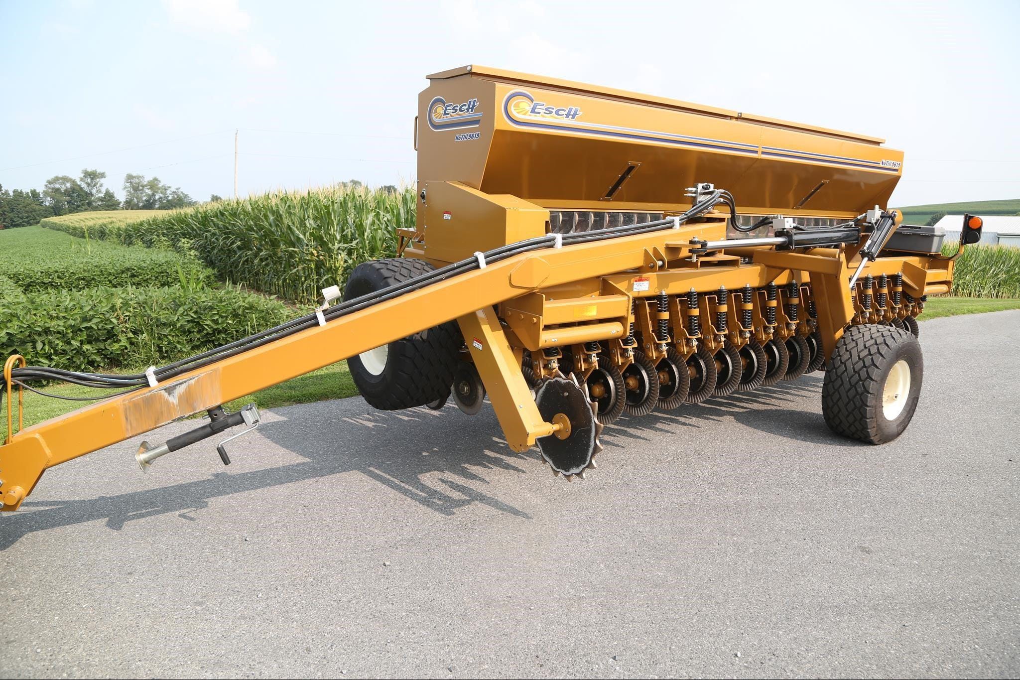 2025 Esch 5615 Equipment Image0