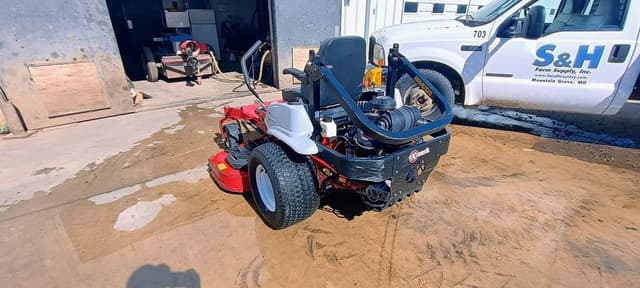 Image of Exmark Lazer Z E-Series equipment image 4