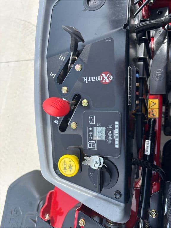 Image of Exmark LZX801GKA606Q1 equipment image 4