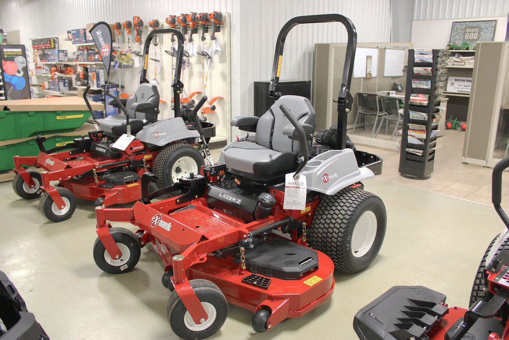 2025 Exmark Lazer Z Equipment Image0