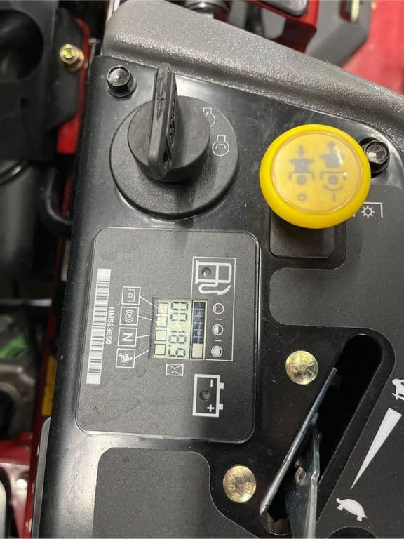 Image of Exmark Lazer Z equipment image 3