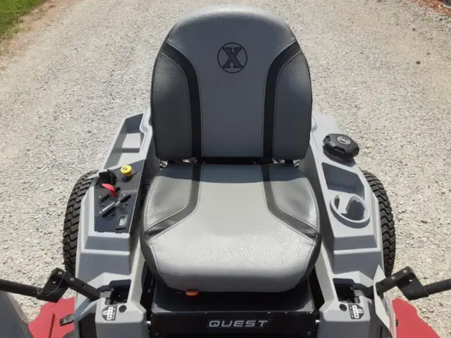 Image of Exmark QZS735GKC54200 equipment image 3
