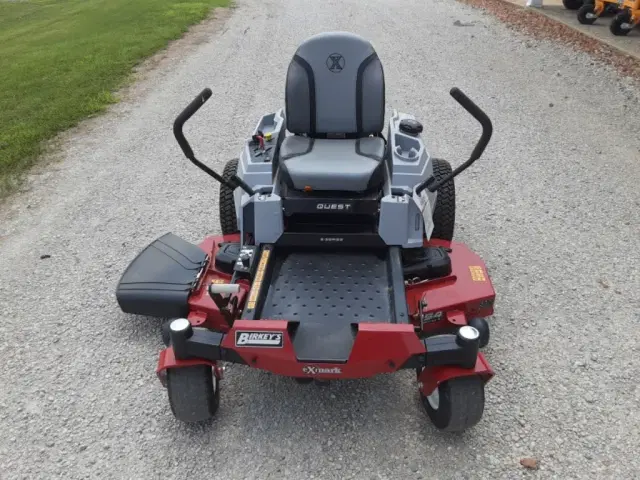 Image of Exmark QZS735GKC54200 equipment image 1