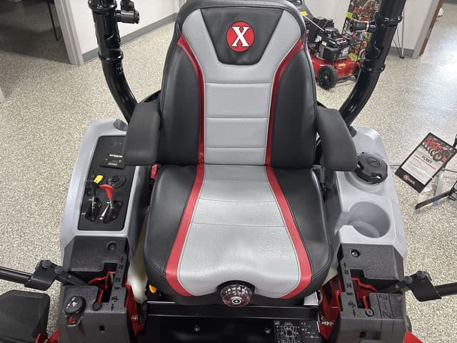 Image of Exmark Radius equipment image 4