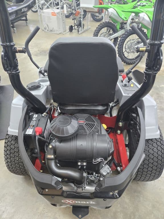 Image of Exmark Radius equipment image 4