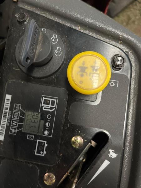 Image of Exmark Lazer Z equipment image 4