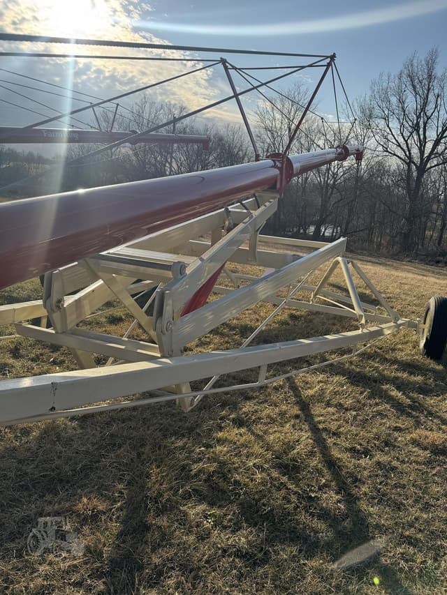 Image of Farm King 1070 equipment image 3