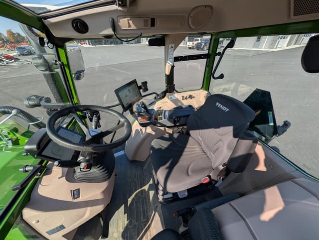 Image of Fendt 211 Vario equipment image 2