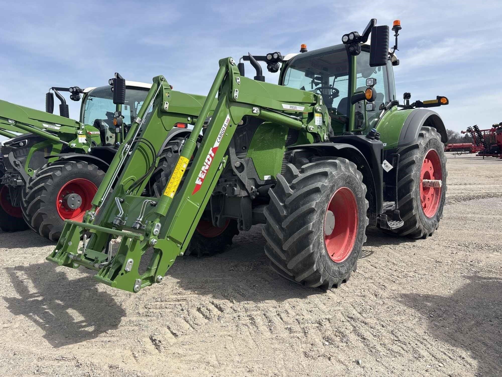 2025 Fendt 724 Vario Equipment Image0
