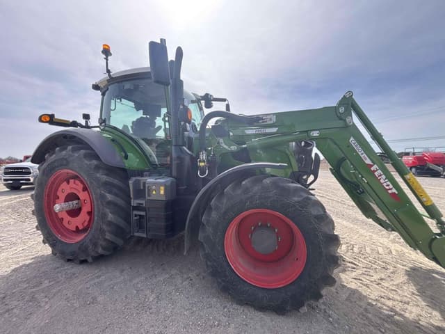 Image of Fendt 724 Vario equipment image 4