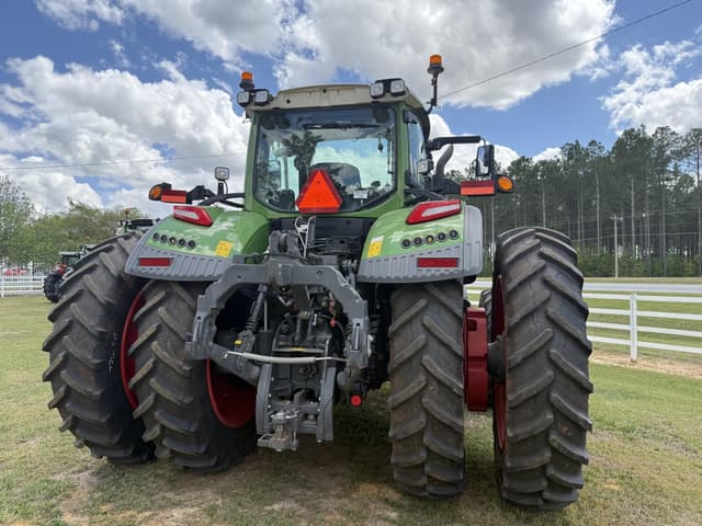 Image of Fendt 724 Vario equipment image 2