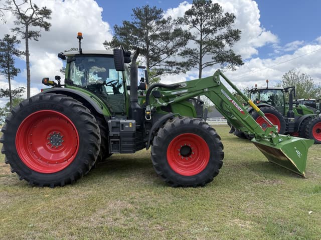 Image of Fendt 724 Vario equipment image 1