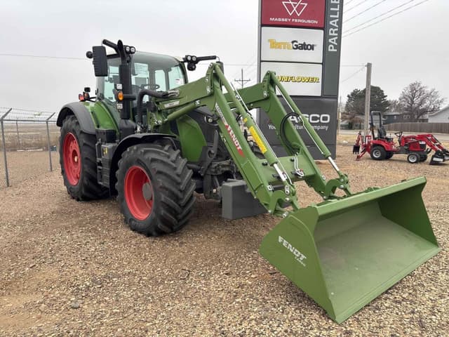 Image of Fendt 724 Vario equipment image 4