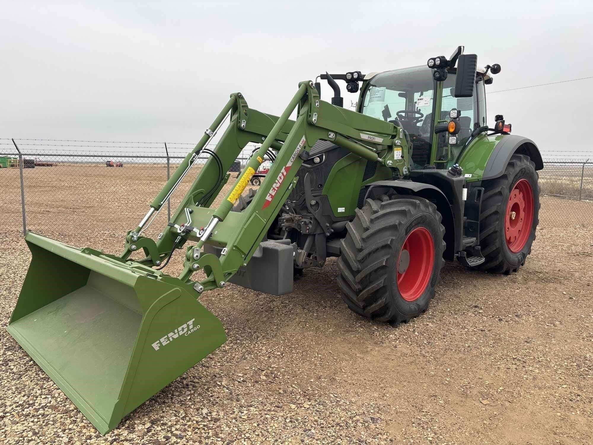 2025 Fendt 724 Vario Equipment Image0