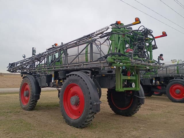 Image of Fendt RoGator 937 equipment image 2