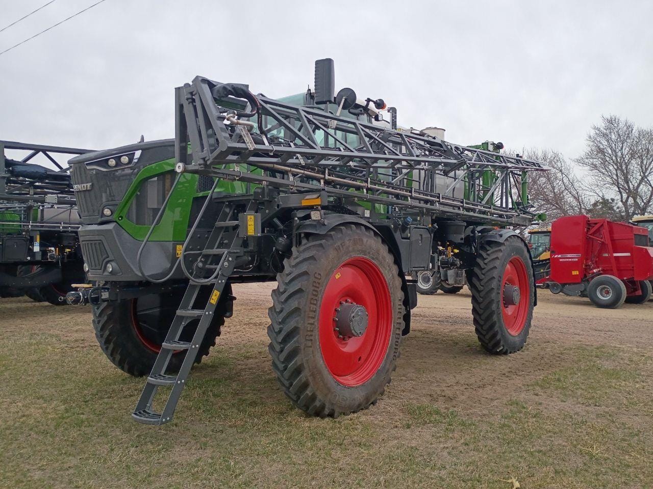 2025 Fendt RoGator 937 Equipment Image0