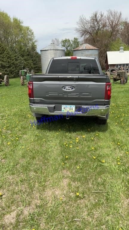 Image of Ford F-150 equipment image 1
