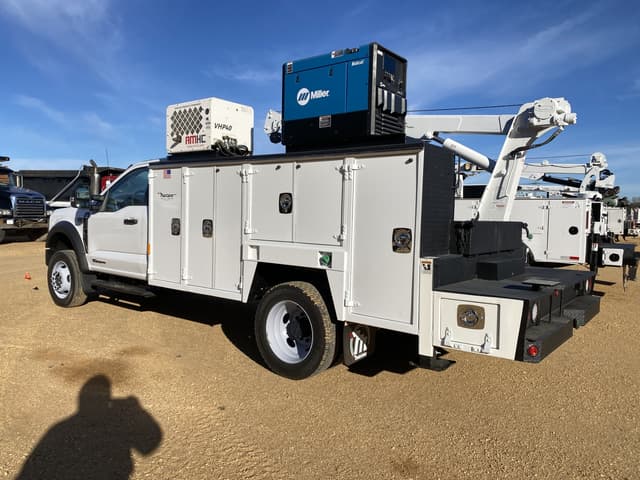 Image of Ford F-550 equipment image 1