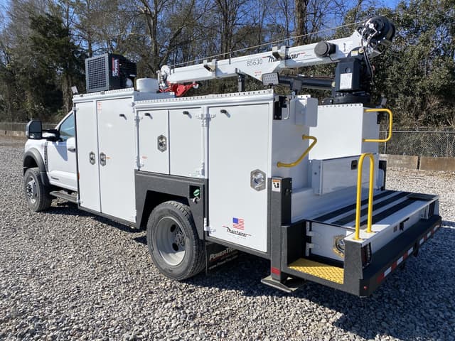 Image of Ford F-600 equipment image 1