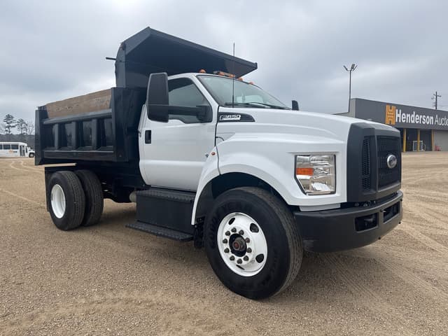Image of Ford F-650 equipment image 1