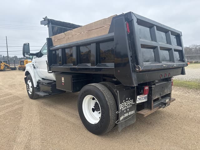 Image of Ford F-650 equipment image 2