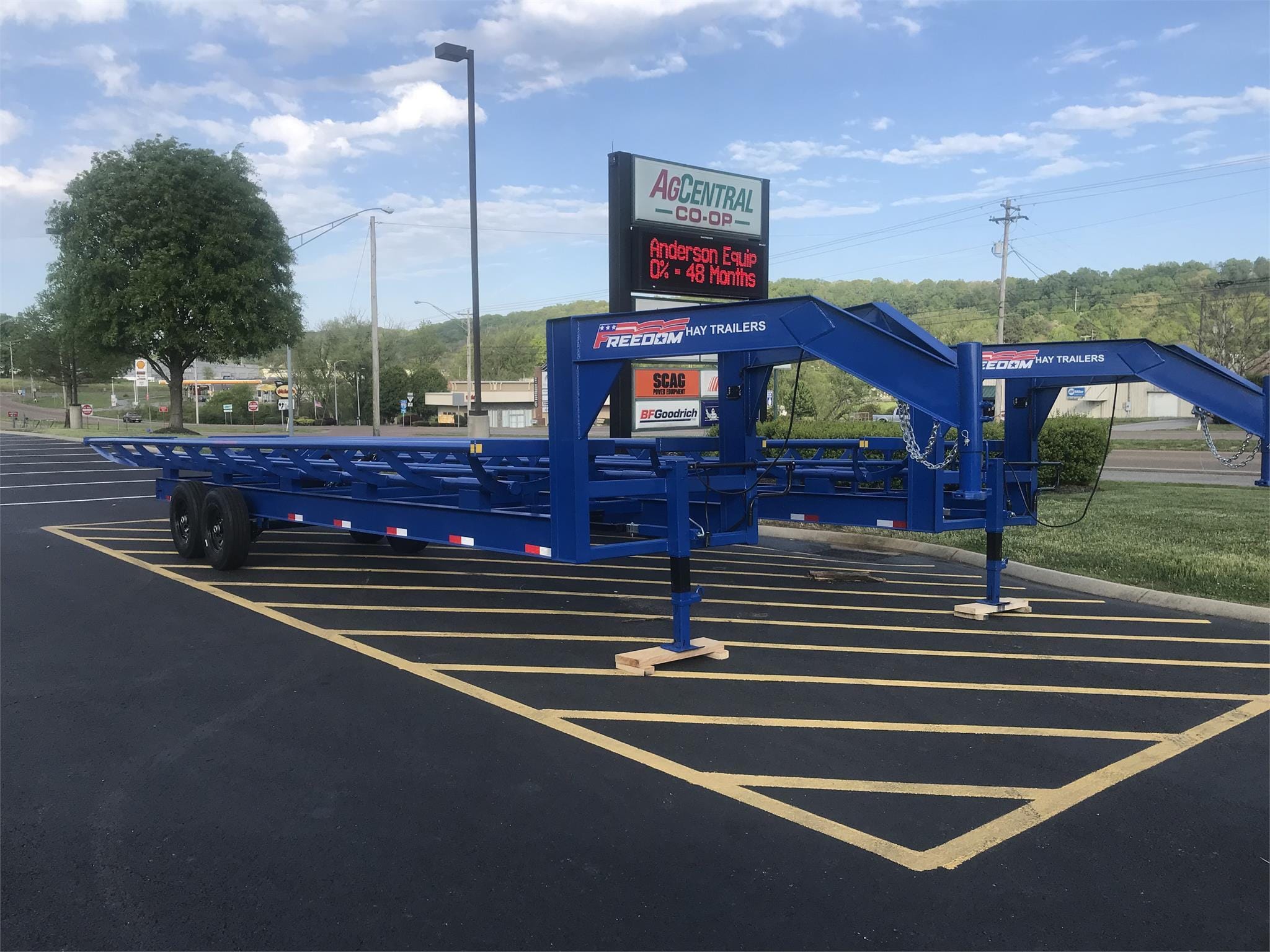 2025 Freedom Hay Trailer Equipment Image0