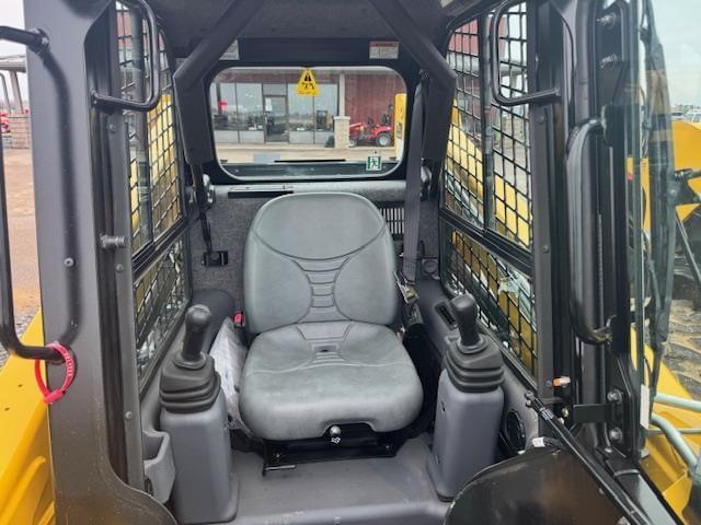 Image of Gehl R190 equipment image 4