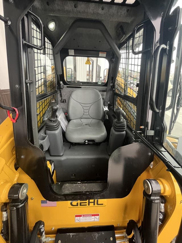Image of Gehl R190 equipment image 4